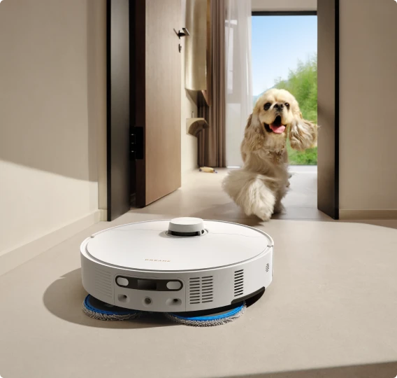 Robot aspirador Dreame Matrix10 Pro con interacción de voz para mascotas, sonidos lúdicos captan la atención de perros y gatos.