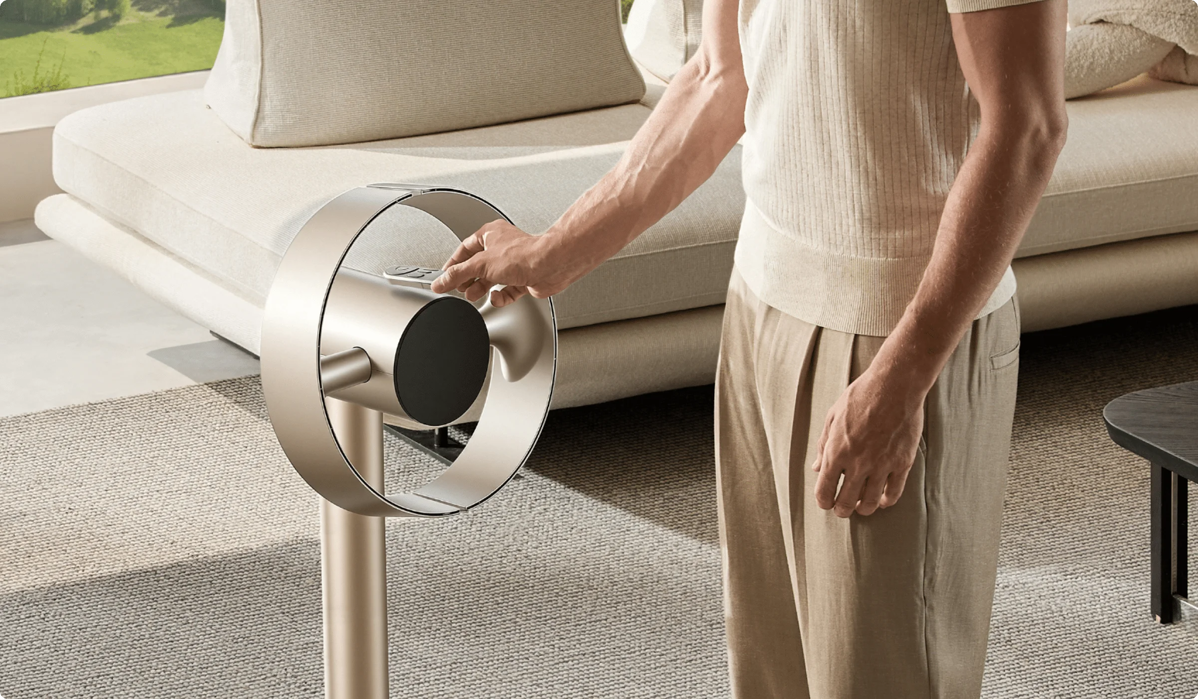 Dreame MF10 Ventilador sin aspas: mando magnético adherido al aparato, siempre accesible para todos los miembros del hogar.